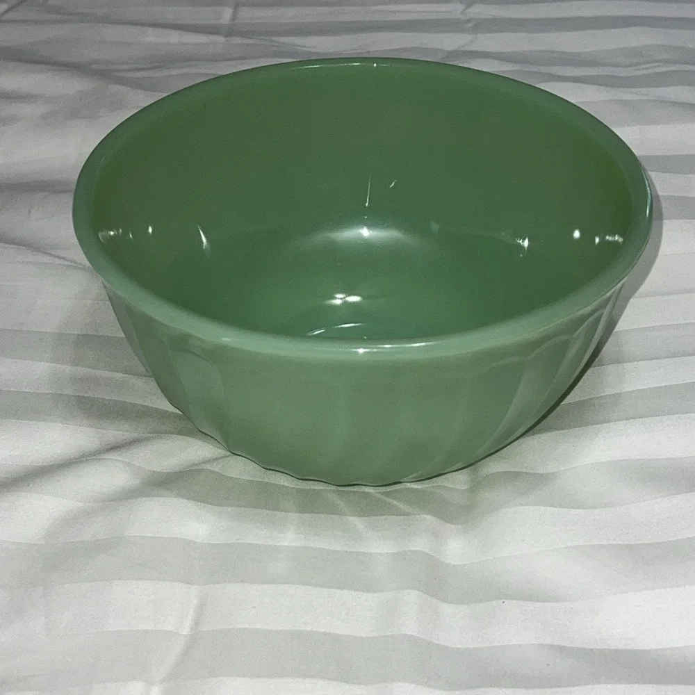 Vintage Fire King Jadeite Green Swirl Mixing Bowl 8